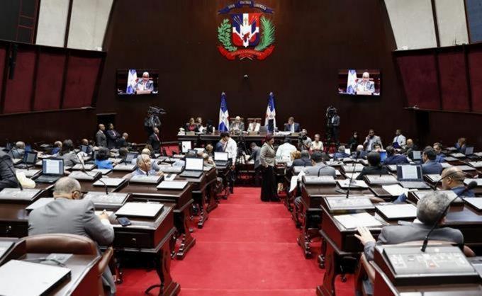 Diputados debaten en el Congreso Nacional el proyecto de ley sobre Fideicomiso Público.