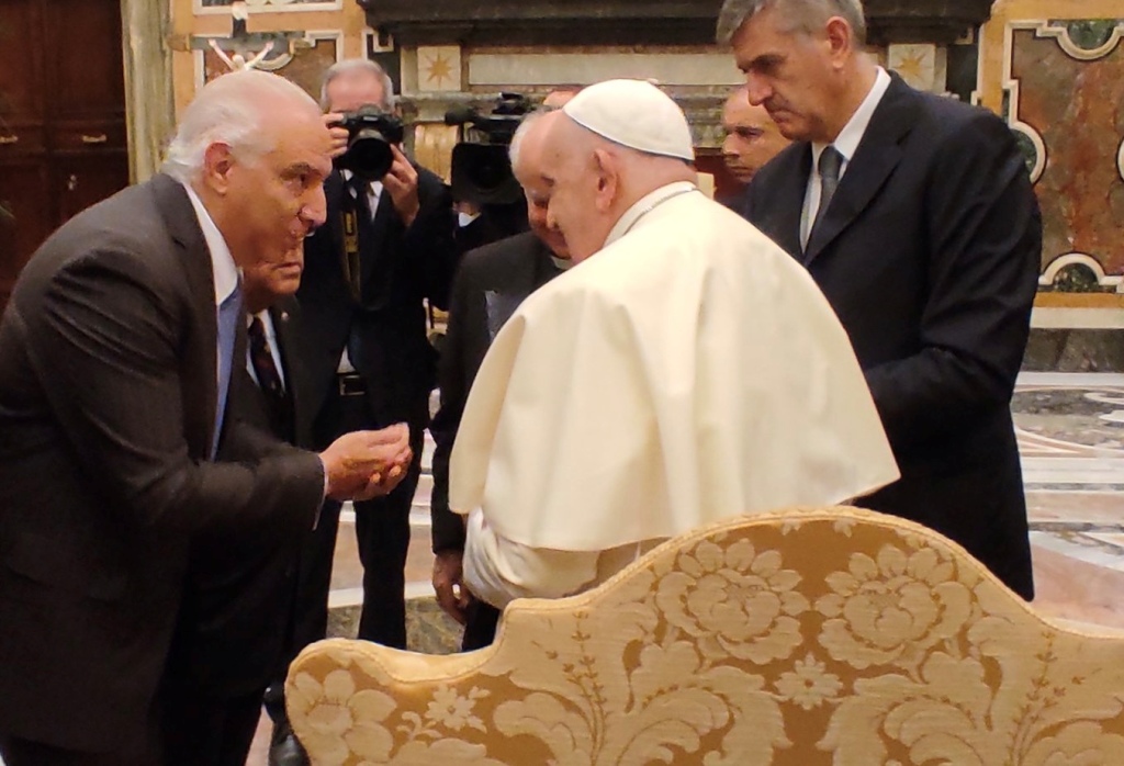 Dr. Ramon Tallaj y Papap Francisco